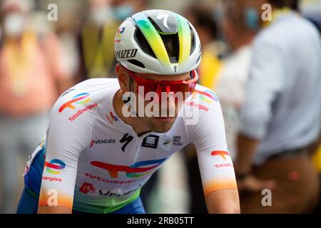 Bilbao, Spanien - 1. Juli 2023: Der Radfahrer STEFF CRAS aus dem TOTALENERGIES-Team bei der Vorstellung der Tour de France in der ersten Phase der Stockfoto