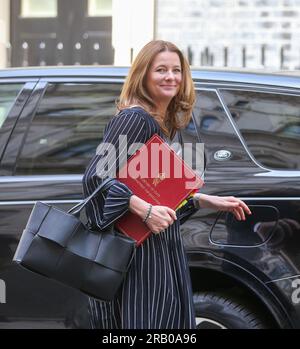 London, England, Großbritannien. 6. Juli 2023. GILLIAN KEEGAN, Staatssekretär für Bildung, trifft in der Downing Street 10 ein. (Kreditbild: © Tayfun Salci/ZUMA Press Wire) NUR REDAKTIONELLE VERWENDUNG! Nicht für den kommerziellen GEBRAUCH! Stockfoto