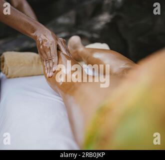 Massage am Strand von Tarrafal, Kap Verde, Afrika Stockfoto