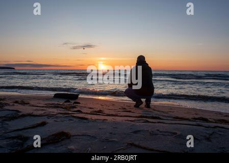 Sonnenaufgang am Strand von Thiessow, Ostsee, Insel Rügen, Mecklenburg-Vorpommern, Deutschland Stockfoto