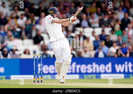 Englands Zak Crawley im Schlagkampf während des ersten Ashes-Testspiels in Headingley, Leeds. Foto: Donnerstag, 6. Juli 2023. Stockfoto