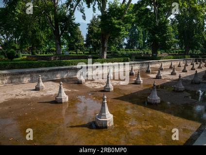 Brunnen ￼Shalimar Bagh Mughal Garden, Jammu und Kaschmir, Srinagar, Indien Stockfoto