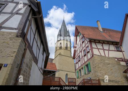 Deutschland, Baden-Württemberg, Eppingen, Blick auf die katholische Kirche 'Unsere liebe Frau'. Stockfoto