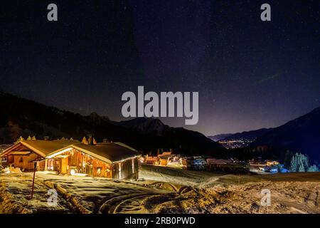 Österreich, Montafon, Garfrescha, Blick von Almdorf in Richtung Schruns. Stockfoto