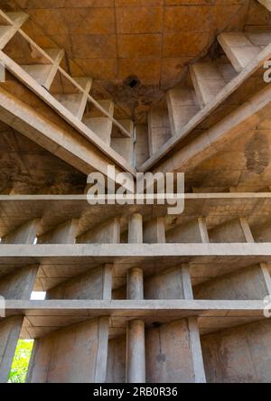 Turm der Schatten entworfen von Le Corbusier, Punjab State, Chandigarh, Indien Stockfoto