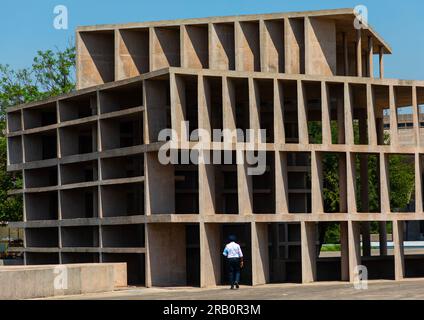 Turm der Schatten entworfen von Le Corbusier, Punjab State, Chandigarh, Indien Stockfoto