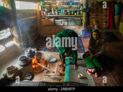 Gujjar-Bakerwal-Leute in ihrem Sommerhaus, Jammu und Kaschmir, Kangan, Indien Stockfoto