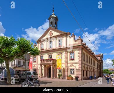 Deutschland, Baden-Württemberg, Rastatt, das Rathaus im Barockstil. Stockfoto