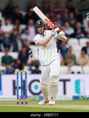 Englands Zak Crawley im Schlagkampf während des ersten Ashes-Testspiels in Headingley, Leeds. Foto: Donnerstag, 6. Juli 2023. Stockfoto