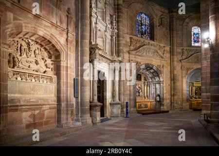 Im Inneren der Kathedrale Santa María, Sigüenza, Provinz Guadalajara, Spanien Stockfoto