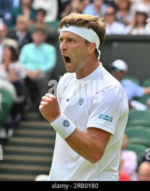 London, Gbr. 06. Juli 2023. London Wimbledon Championships Day 4 05//07/2023 Liam Broady (GBR) gewinnt die zweite Runde des Spiels: Roger Parker/Alamy Live News Stockfoto