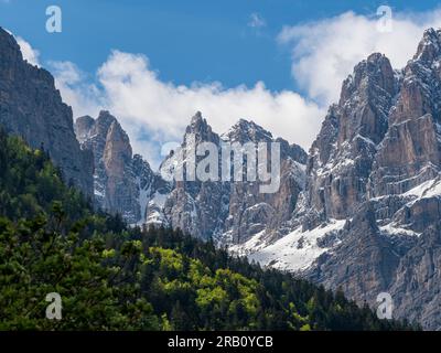 Blick auf die Brenta, eine Bergkette der südlichen Kalksteinalpen in Trentino in Norditalien. Stockfoto