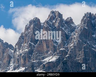 Blick auf die Brenta, eine Bergkette der südlichen Kalksteinalpen in Trentino in Norditalien. Stockfoto