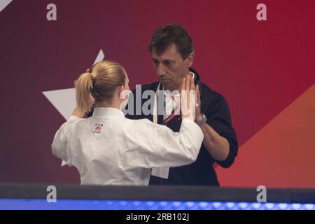 Jamin JUETTNER, Juttner, SC Judokan Frankfurt, mit ihrem Coach, Coach, bundestrainer Efthimios KARAMITSOS, Karate, Frauenkata am 6. Juli 2023 in Düsseldorf. Das Finale 2023 Rhein-Ruhr von 06,07 bis 09.07.2023 Stockfoto