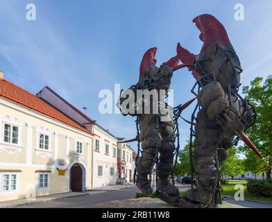 Hadersdorf-Kammern, Skulptur „die Haderer“ von Daniel Spoerri, Ausstellungsgebäude Spoerri in Hadersdorf am Kamp, Hauptplatz im Waldviertel, Niederösterreich, Österreich Stockfoto