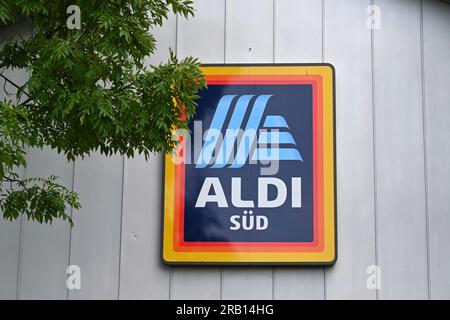 Achheim, Deutschland. 30. Juni 2023. ALDI Sued, Lebenswithtel Discounter, Schild, Logo, Firmenlogo, ? Kredit: dpa/Alamy Live News Stockfoto