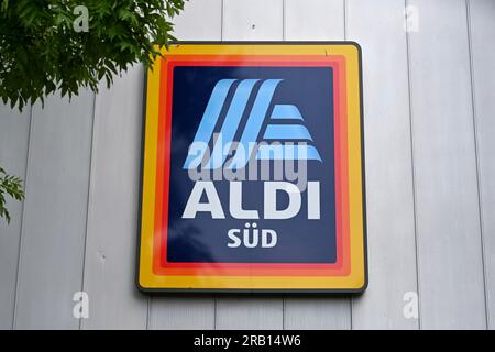 Achheim, Deutschland. 30. Juni 2023. ALDI Sued, Lebenswithtel Discounter, Schild, Logo, Firmenlogo, ? Kredit: dpa/Alamy Live News Stockfoto