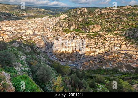 Blick auf Scicli, Europa, Italien, Sizilien, Ragusa District, Scicli Stockfoto