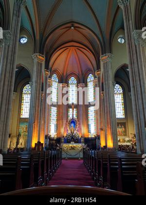 Innenraum der Kirche St. Anthony von Padua, Istanbul, Türkei Stockfoto