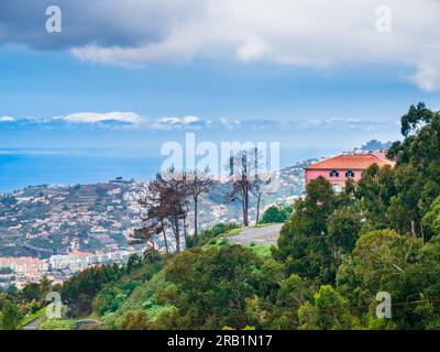 Blick über die Stadt Funchal von den Monte Palace Gardens in Madeira, Portugal Stockfoto