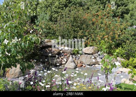 Oregon Garden (Sadie May Stowell, Bronze Medal), Show Garden, RHS Hampton Court Palace Garden Festival 2023, London, England, Großbritannien, Europa Stockfoto