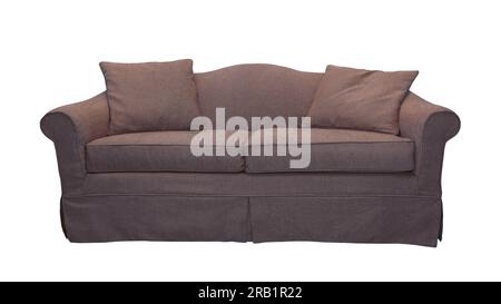 Braunes Sofa mit zwei isolierten Kissen auf weißem Hintergrund. Couch im klassischen englischen Stil mit Polsterbezug Stockfoto