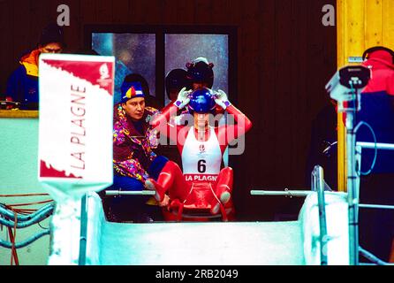 Goldmedaillengewinner Doris Neuner (AUT) bei den olympischen Winterspielen 1992 im Dameneinzelrennen Stockfoto