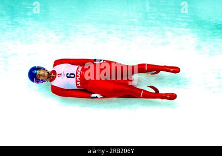 Goldmedaillengewinner Doris Neuner (AUT) bei den olympischen Winterspielen 1992 im Dameneinzelrennen Stockfoto