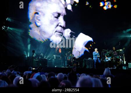 Greenwich London, Großbritannien. 6. Juli 2023. Tom Jones tritt bei Greenwich Summer Sounds vor Tausenden von Fans auf, die von Scouting for Girls unterstützt werden. Credit: Paul Chambers/Alamy Live News Stockfoto