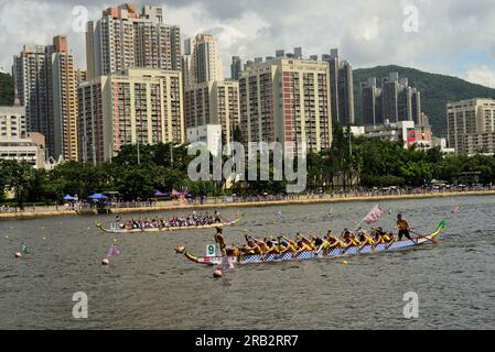 2023 Drachenschweinrennen auf dem Shing Mun River, Shatin, Hongkong Stockfoto