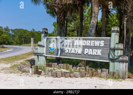 Panama City, Florida - 27. Juni 2023: St. Eingangsschild Andrews State Park Stockfoto