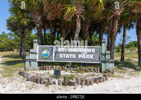 Panama City, Florida - 27. Juni 2023: St. Eingangsschild Andrews State Park Stockfoto