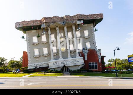 Panama City Beach, Florida - 27. Juni 2023: Wonderworks ist ein wissenschaftsorientierter überdachter Vergnügungspark mit Bildungsaktivitäten. Stockfoto