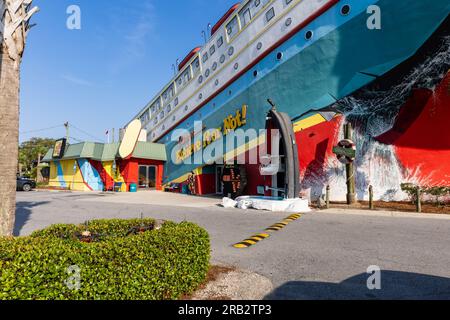 Panama City Beach, Florida - 27. Juni 2023: Ripley's Believe IT or Not! das museum wurde 2006 eröffnet und sieht wie ein Kreuzfahrtschiff aus. Stockfoto