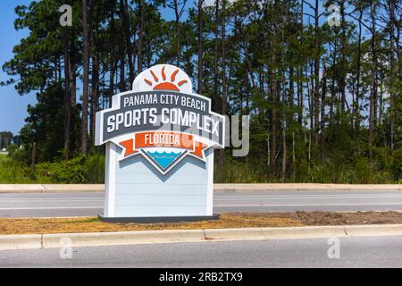 Panama City Beach, FL - 28. Juni 2023: Panama City Beach Sports Complex bietet Baseball, Fußball und andere Einrichtungen für Sportveranstaltungen Stockfoto