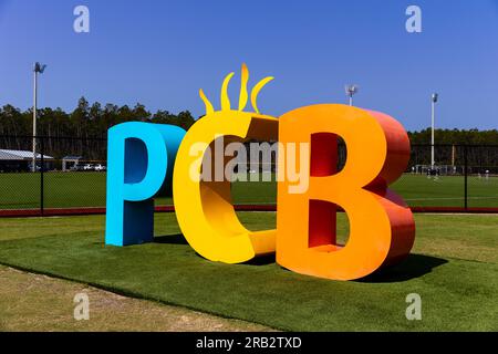 Panama City Beach, Florida - 28. Juni 2023: PCB-Schild am Panama City Beach Sports Complex Stockfoto