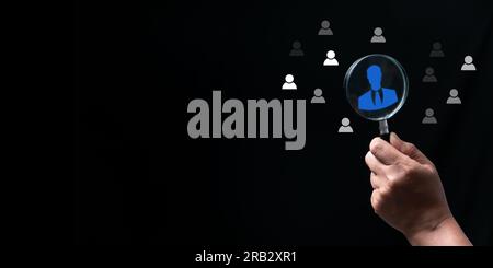 Personalbeschaffung, Personalbeschaffung und Personalmanagement – alle Kommissionierer. Lupe Fokus auf Managersymbol, das sich unter den Personalsymbolen für Personalentwicklung befindet Stockfoto