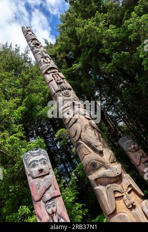 Totem Pole an der Küste erhalten in Sitka National Historic Park in Alaska Stockfoto