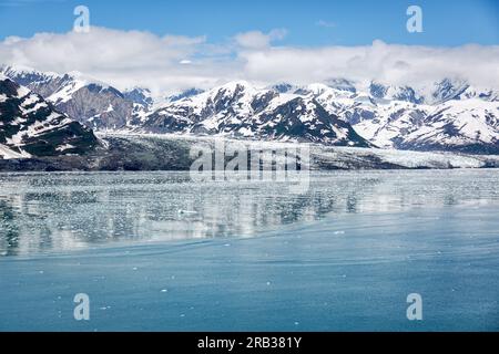 Blick auf die Hubbard Glacier Bay vom Kreuzfahrtdeck. Alaska Gletscher Kreuzfahrt Stockfoto