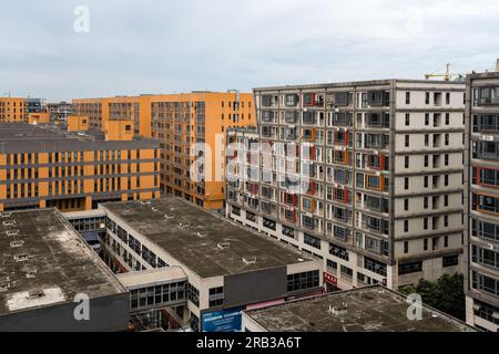 Chengdu Commerce City an einem bewölkten Tag. Stockfoto