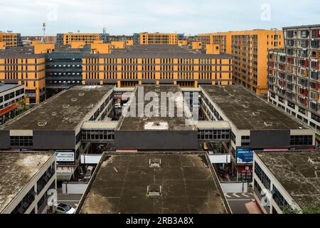 Chengdu Commerce City an einem bewölkten Tag. Stockfoto