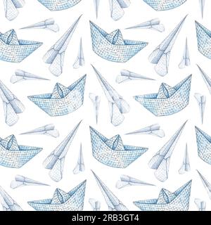 Aquarelldarstellung eines Musters eines Papierflugzeugs und eines Boots, das von Hand aus einem Notizbuch gefaltet wurde. Süßes Symbol für Reisen, Freiheit, Spaß, Messag Stockfoto