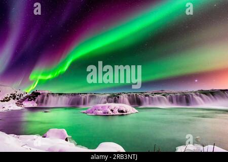 Starke Nordlichter in Island, Faxafoss Stockfoto