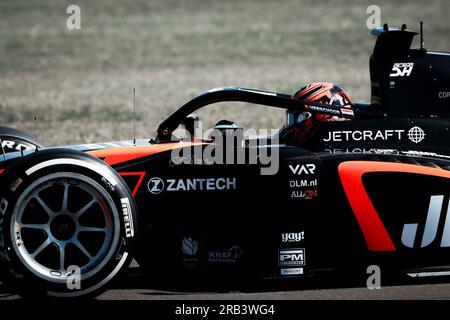 Silverstone, Vereinigtes Königreich 6. Juli 2023 Silverstone, Vereinigtes Königreich am 6. Juli 2023 nimmt Richard Verschoor (NLD) des Teams Van Amersfoort Racing am 2 6. Juli 2023 am FORMEL-1-Training ARAMCO BRITISH GRAND PRIX 2023 in Silverstone Circuit, Silverstone, Vereinigtes Königreich, Teil Stockfoto