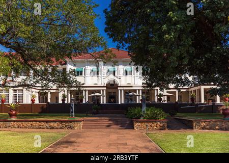 Das historische Victoria Falls Hotel in der Touristenstadt Victoria Falls, Simbabwe. Stockfoto