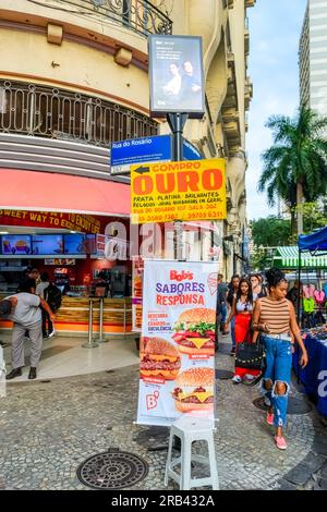 Rio de Janeiro, Brasilien - 15. Juni 2023: Einzelhandelsaktivitäten in der Stadt. Werbeartikel und Lifestyle für kleine Unternehmen. Stockfoto