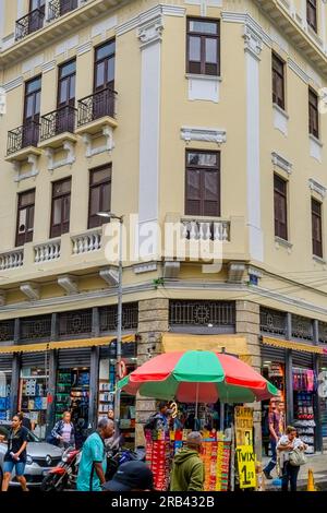 Rio de Janeiro, Brasilien - 15. Juni 2023: Einzelhandelsaktivitäten in der Stadt. Werbeartikel und Lifestyle für kleine Unternehmen. Stockfoto