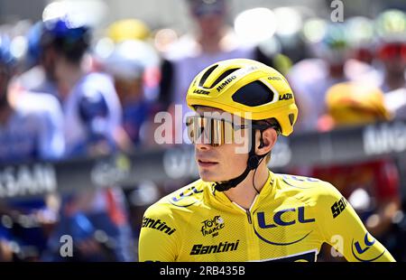 Mont De Marsan, Frankreich. 07. Juli 2023. Dänischer Jonas Vingegaard von Jumbo-Visma zu Beginn der 7. Etappe des Radrennens Tour de France, einem 169 km langen, 9 km langen Rennen von Mont-de-Marsan nach Bordeaux, Frankreich, Freitag, 07. Juli 2023. Die diesjährige Tour de France findet vom 01. Bis 23. Juli 2023 statt. BELGA FOTO JASPER JACOBS Kredit: Belga News Agency/Alamy Live News Stockfoto