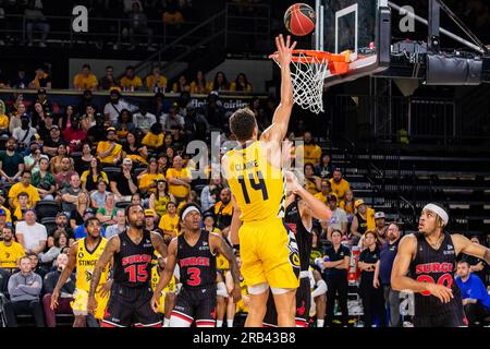 Edmonton, Kanada. 05. Juli 2023. Edmonton Stinger's (14 Brody Clarke (F) in 2023 CEBL Action in 2023 CEBL Action in Game 3 der Schlacht von Alberta. Calgary Surge 83 - 91 Edmonton Stingers (Foto: Ron Palmer/SOPA Images/Sipa USA) Kredit: SIPA USA/Alamy Live News Stockfoto