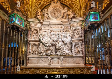 Absteigekapelle im Inneren der Kathedrale von Toledo - Toledo, Spanien Stockfoto